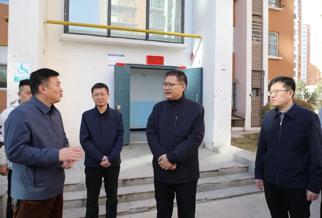 在临水镇美雅小区,九龙社区,彭城镇韩庄村等地,孙亚鹍一行深入居民