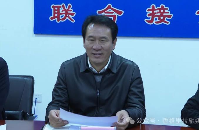 杨梓江接访群众听取民意解民忧