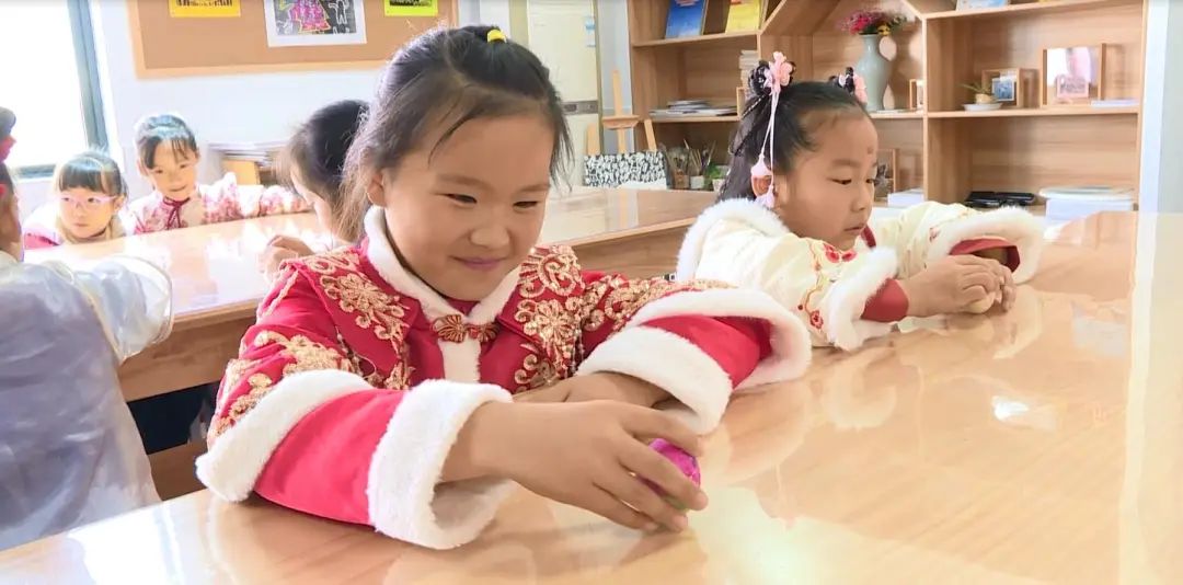 "竖蛋"迎春,动动小手体验春分民俗→_澎湃号·政务