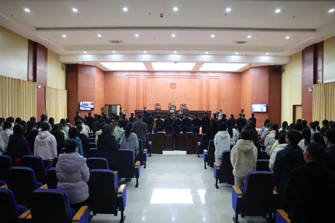 广西河池市宜州区法院集中宣判十起毒品犯罪案件最高被判十年