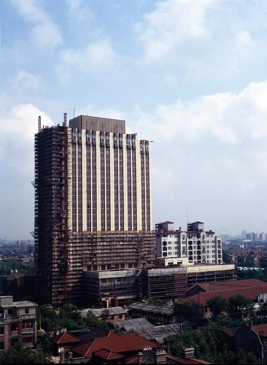 上海这些优秀建筑,陪伴着八零,九零后成长_澎湃号