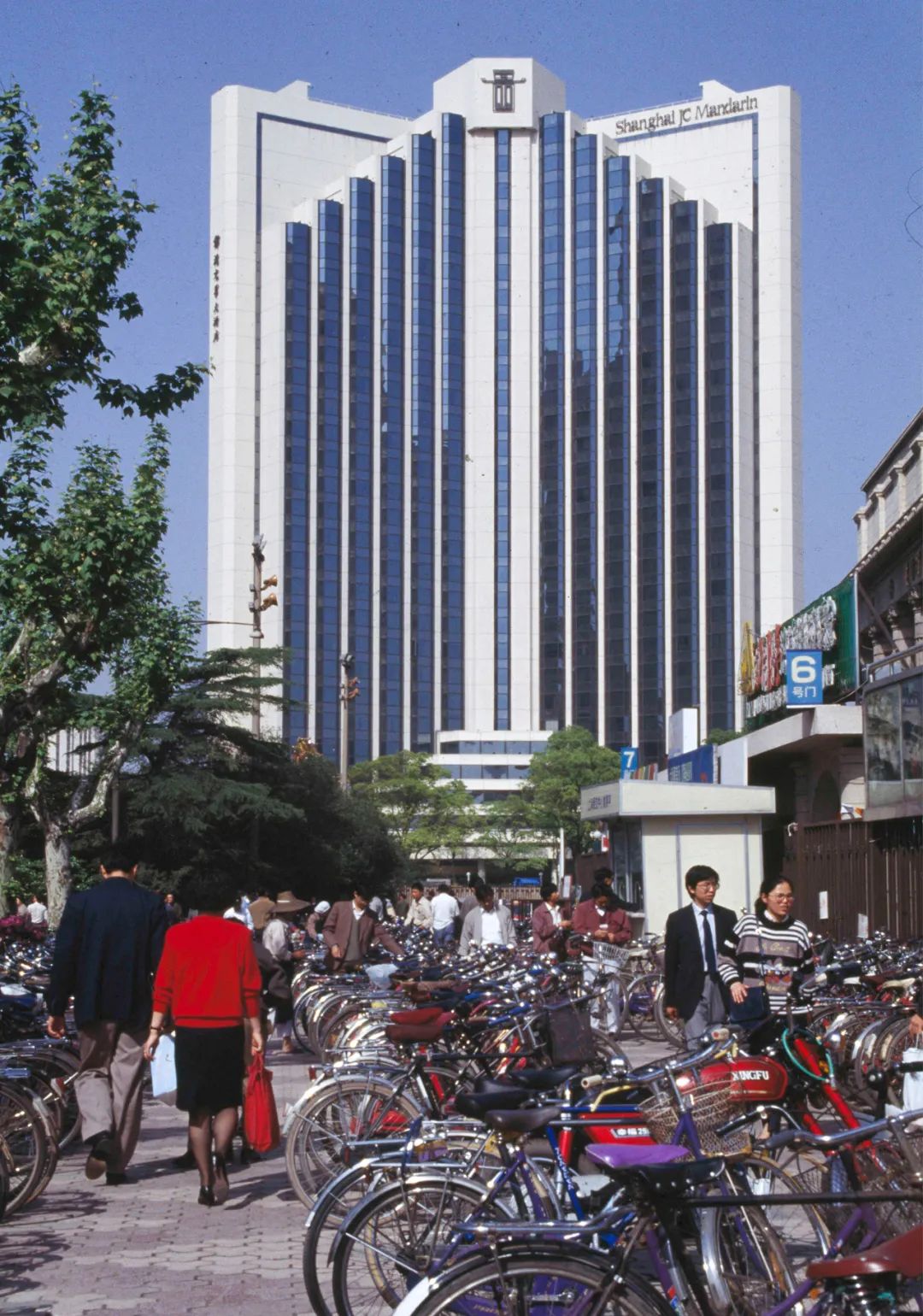 上海这些优秀建筑,陪伴着八零,九零后成长_澎湃号