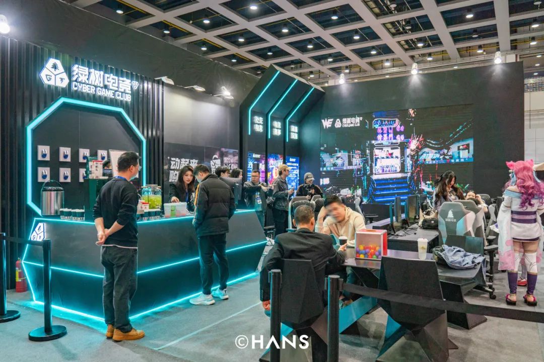 3月21日,绿树电竞(展位号:d11)在体博会主舞台举办英雄联盟城市对抗赛