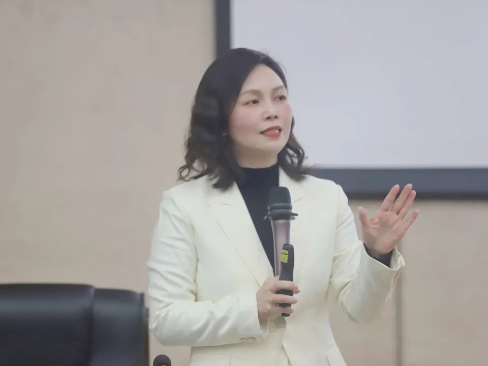 福建省优秀教师,闽江学院副教授朱玉华以"打造法院新形象 提升司法公