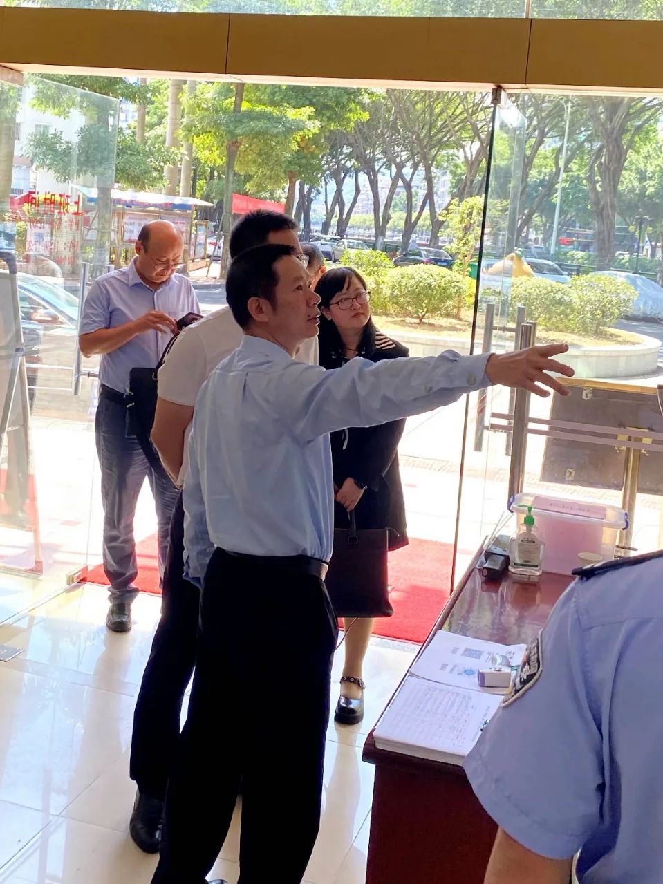 平和法院党组成员,三级高级法官周德生"荣誉天平纪