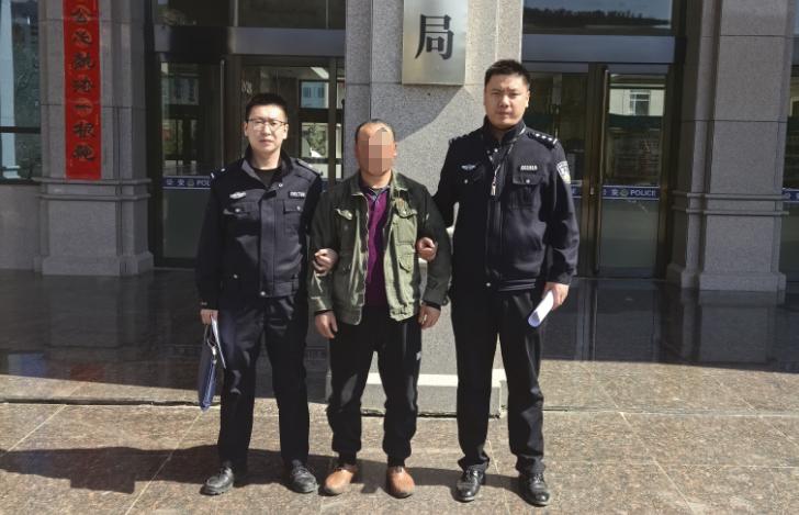 目前,犯罪嫌疑人杨某明,杜某华已被交口县公安局依法刑事拘留.