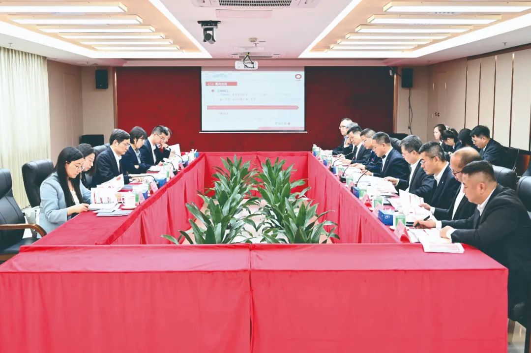 周育先到北新嘉宝莉和地勘中心广东总队调研