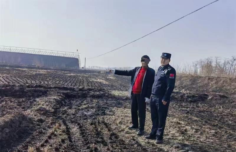 村民被警察带走……_澎湃号·政务_澎湃新闻-the paper