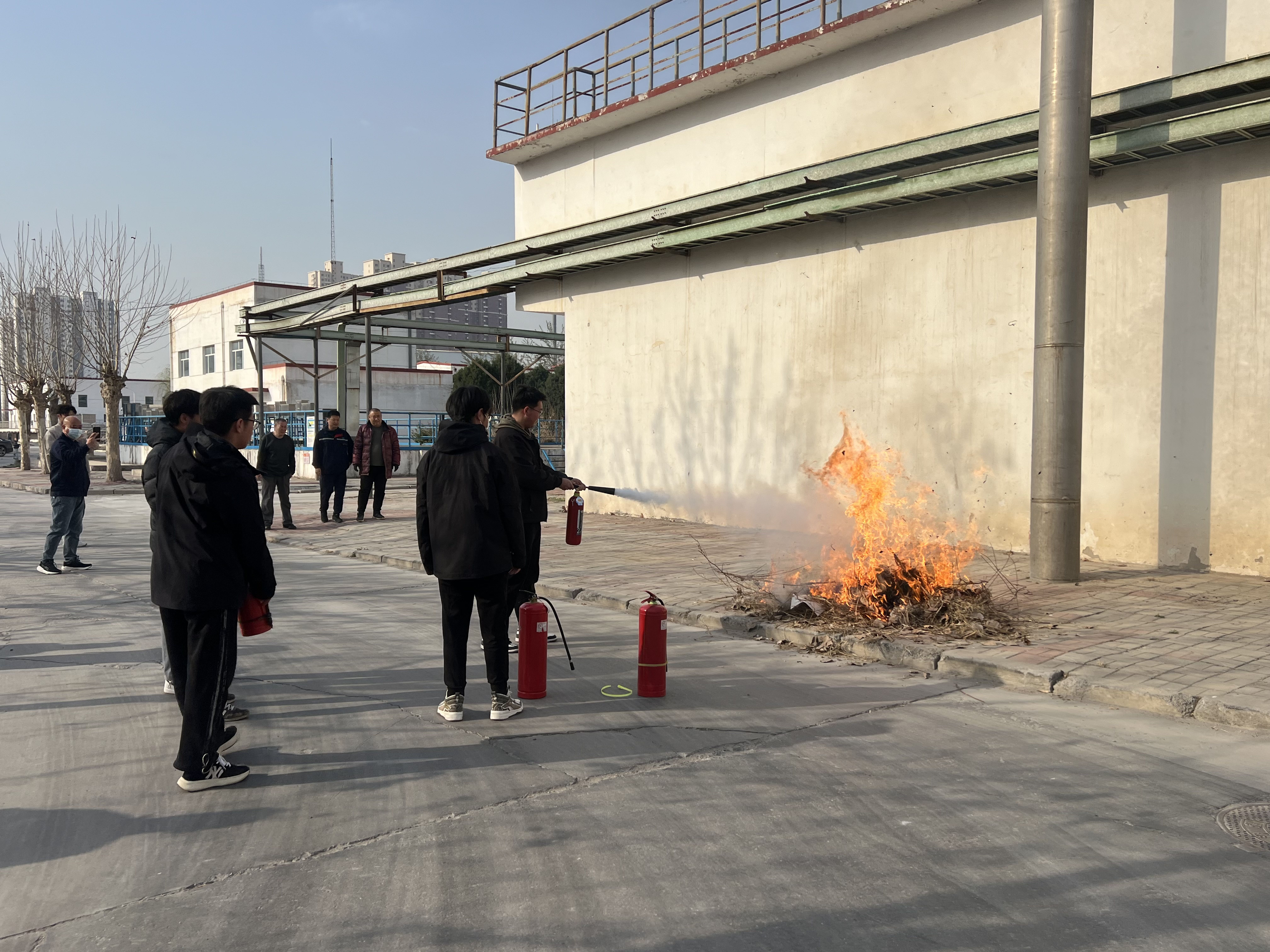 保定鲁岗污水处理厂组织职工开展消防演练