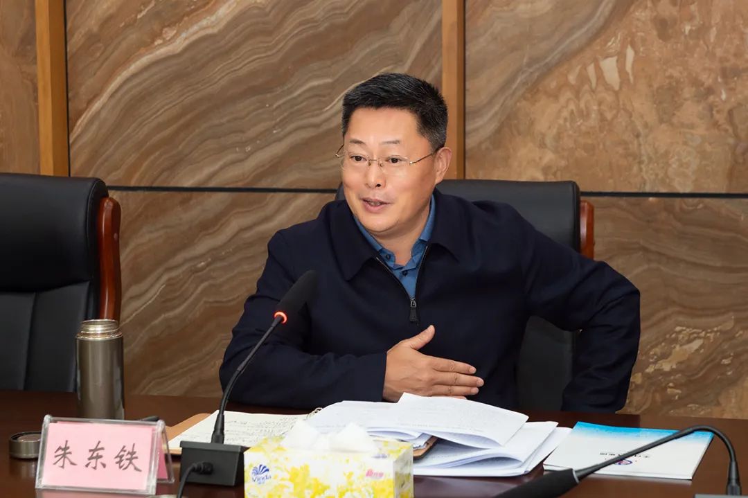 朱东铁强调,各级各有关部门要持续优化人才政策,结合浏阳实际,针对