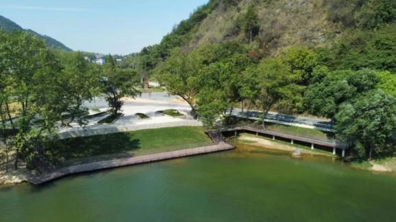 作为水利部首批幸福河湖建设试点,灵山港进一步深化水利工程建设,开放