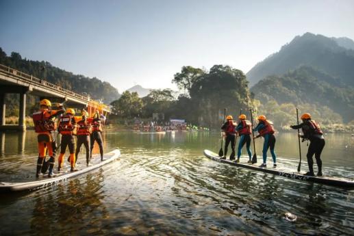 近年来,景宁县以小溪(千峡湖)为幸福河湖引领轴,建成了生态护岸堤防59
