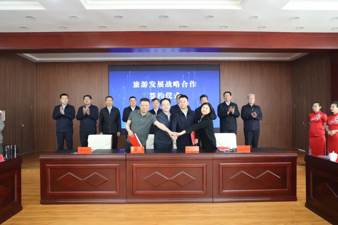 【时政要闻】地区人大工委副主任,市委书记吴庆军率队