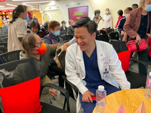 徐汇区政协委员钟芸诗守正创新造福患者