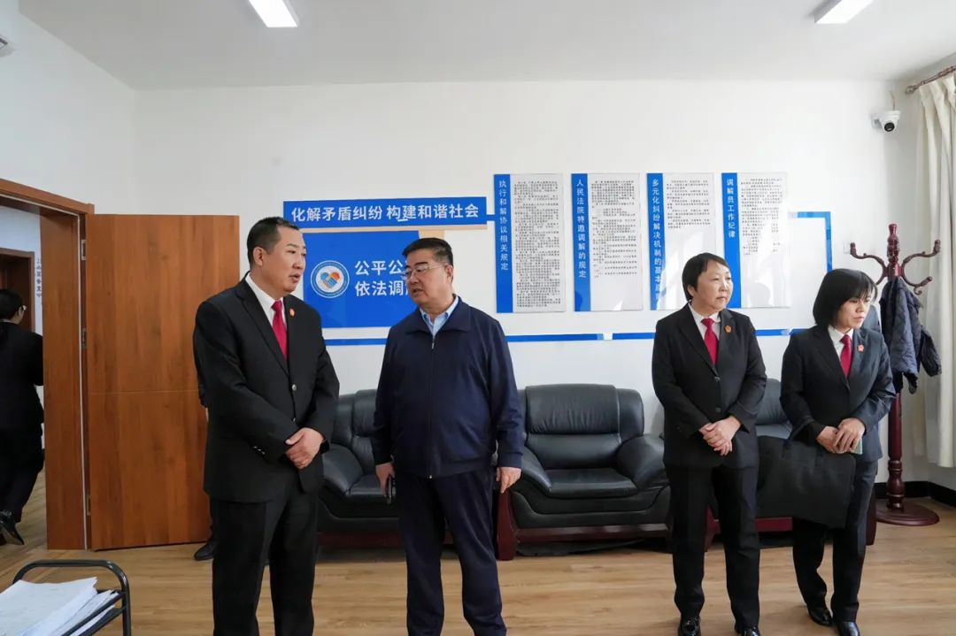 调研动态通辽市科尔沁区人民法院巴图院长一行到东胜区人民法院调研