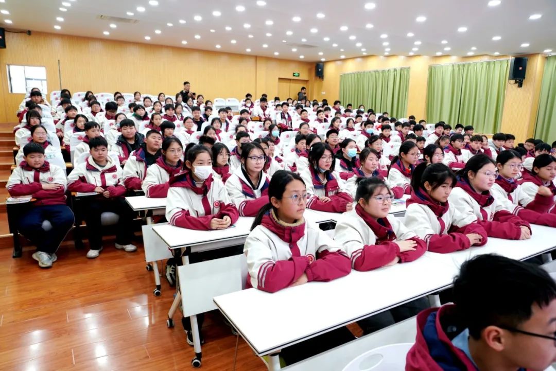 预防校园欺凌 "法"护健康成长——颍上法院开展法治副校长"送法进校园