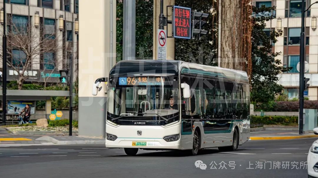 96路swb6109bev98g(s0s)型客车,中山南一路鲁班路(terryxue 摄,2024)
