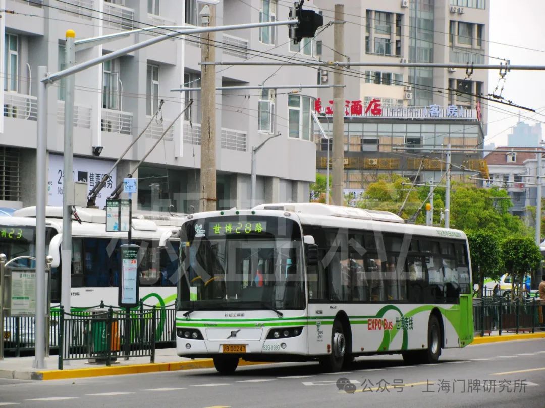 世博28路swb6120v4le(s2g)型客车,中山南一路(魏家钧 摄,2010)世博28