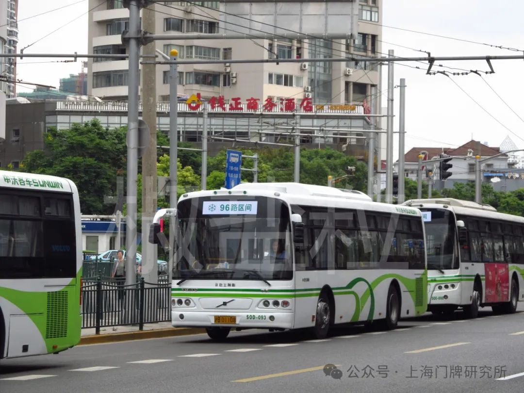 型客车,中山南一路(魏家钧 摄,2011)96路区间swb6100v5(s0e)型客车