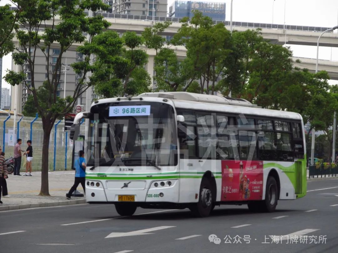 96路区间swb6100v5(s0e)型客车,龙华东路(魏家钧 摄,2012)96路区间swb