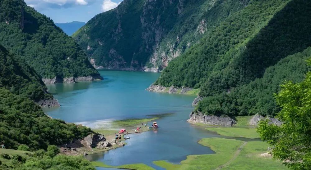 刘家峡恐龙国家地质公园景区免门票优惠;万兽谷景区,松鸣岩景区,白桦