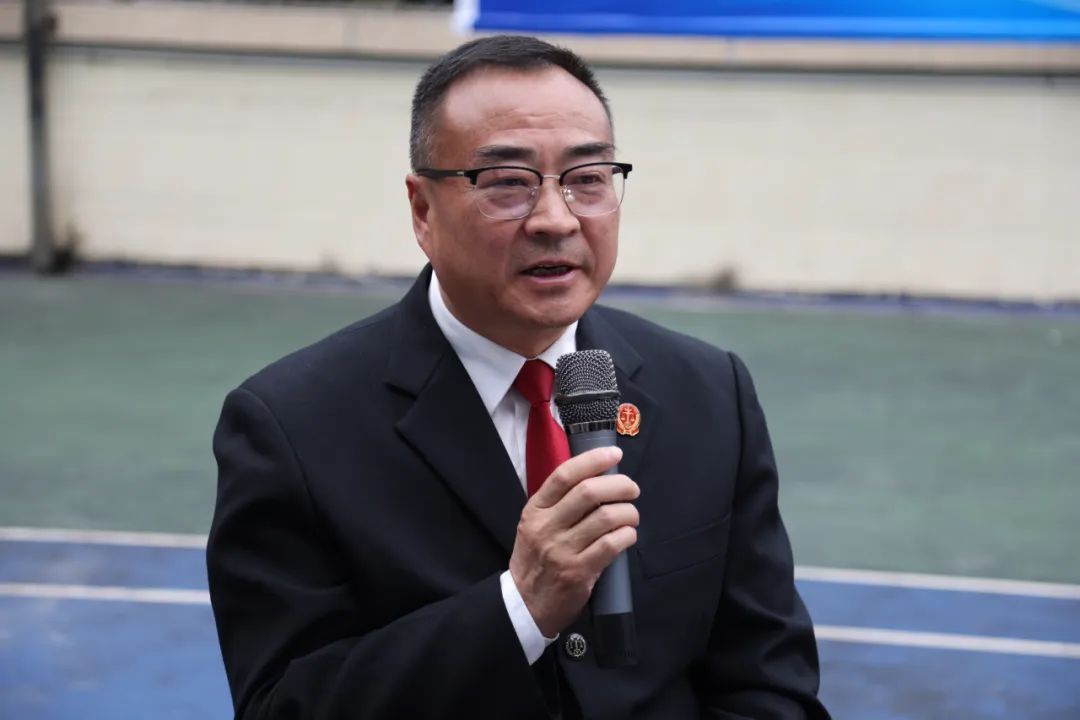 鲁军听取青年法官干警精彩发言后,提出了殷切希望:一是要继承传统