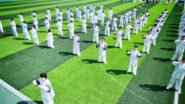 瀍河1000多名师生共聚体育盛会_澎湃号·政务_澎湃新闻-the paper