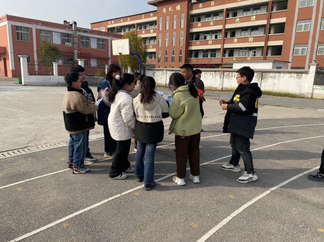 3月18日,临泉县田桥街道李老庄居委会禁毒干部走进了李老庄小学,开展