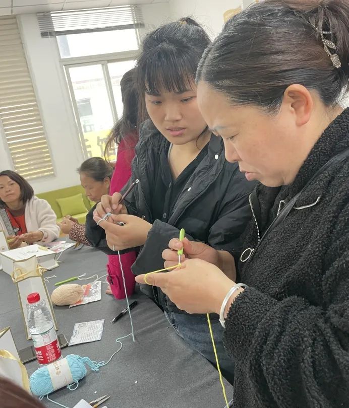 简阳市妇联组建简爱·乡村巧手巾帼志愿服务队 开展_.