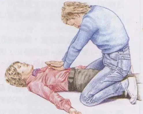 患者异物卡喉,120现场抢救转危为安 | 急救动态