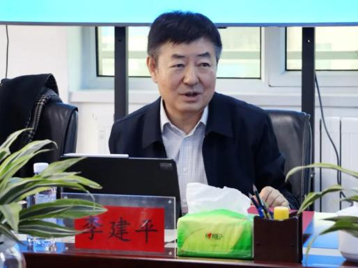 海法动态自治区高院李建平副院长一行与海勃湾区人大代表律师代表座谈