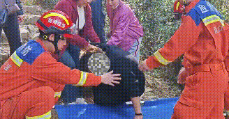 宁波慈溪桥头镇栲栳山登山步道上3月19日下午02被困人员成功获救最终