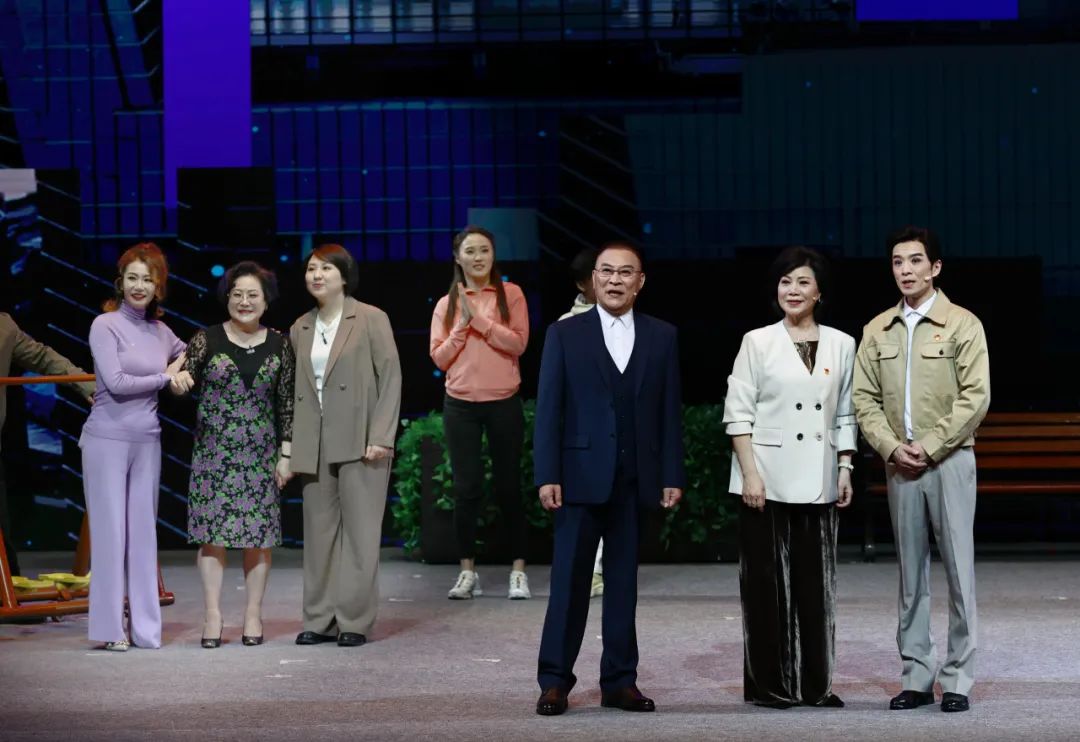 沪剧同舟首演获好评观众演的都是阿拉身边事特亲切