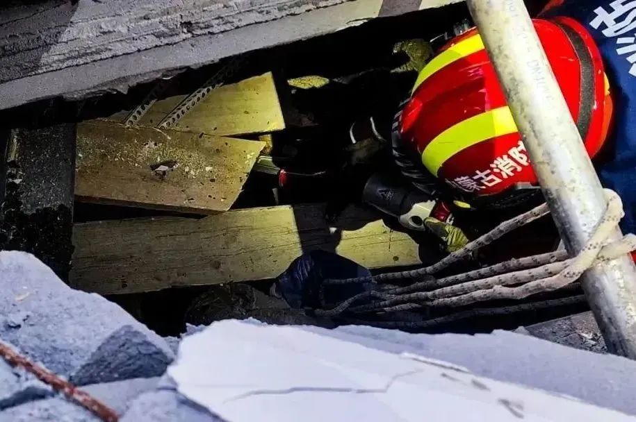 突发倒塌,致1人被困_澎湃号·政务_澎湃新闻-the paper