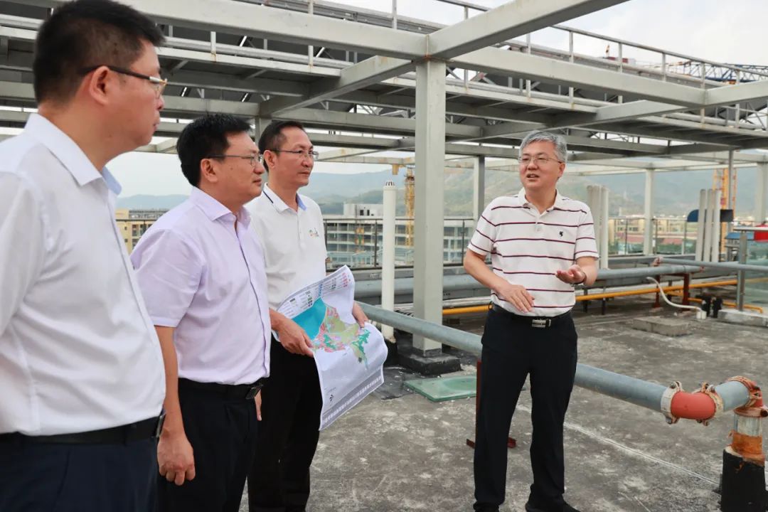 周红波调研亚龙湾旅游度假区提质增效工作时指出 高标准综合提升改造