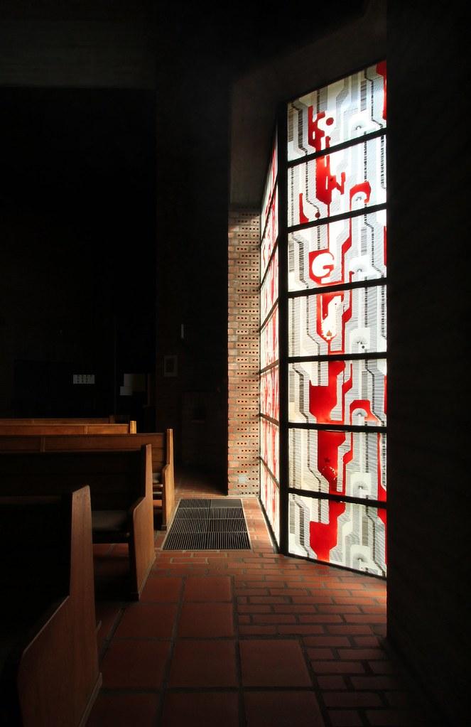 混凝土与红砖的交织:基督复活教堂 / gottfried b02hm_澎湃号·湃客