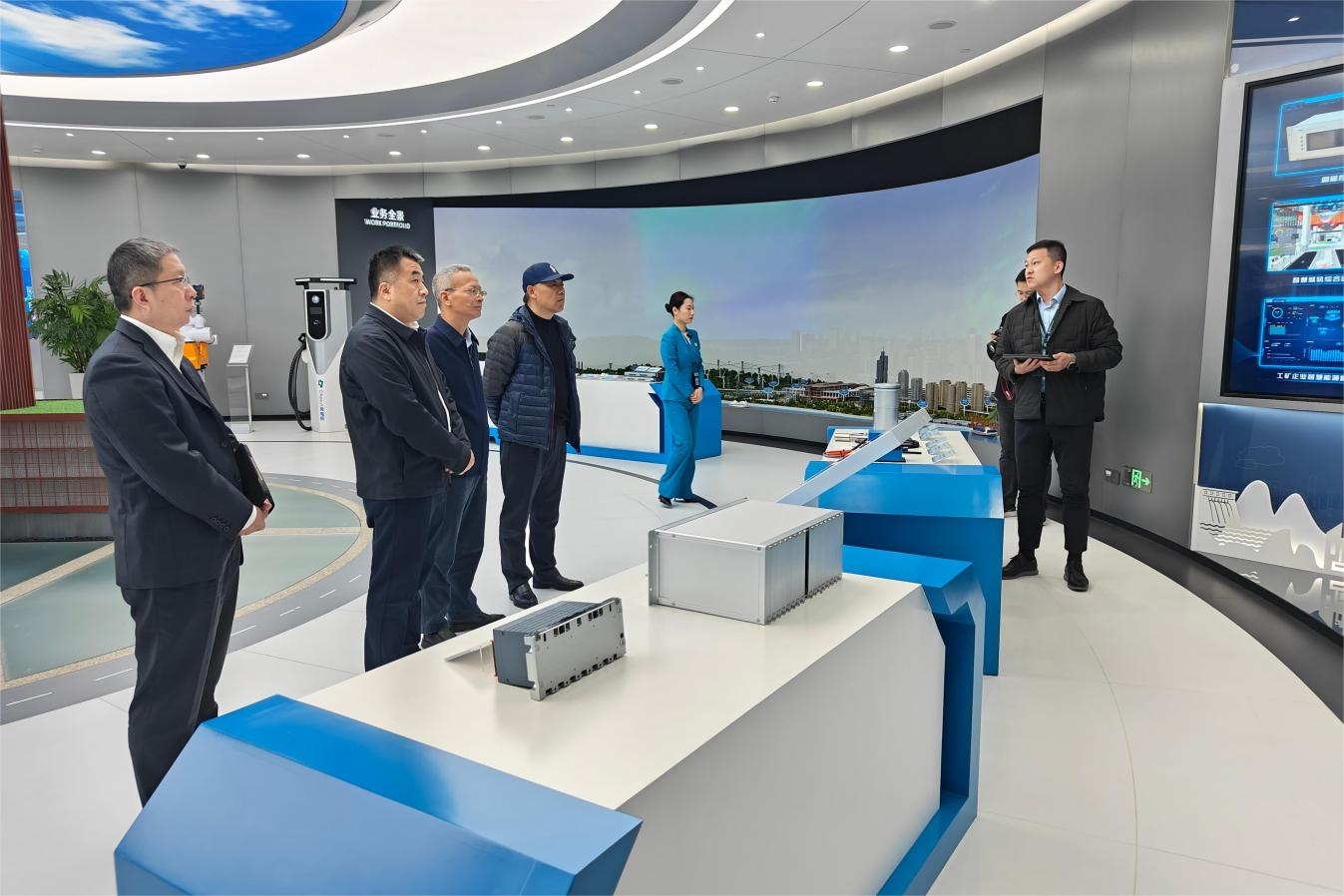 国电南瑞战略发展部主任袁飞,国电南瑞财务资产部主任