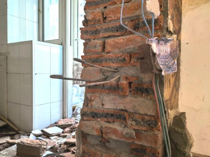 责令整改!多家业主私自拆改承重墙!