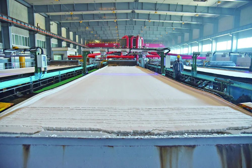 察尔汗的"春天"——盐湖钾肥生产基地见闻_澎湃号·政务_澎湃新闻-the