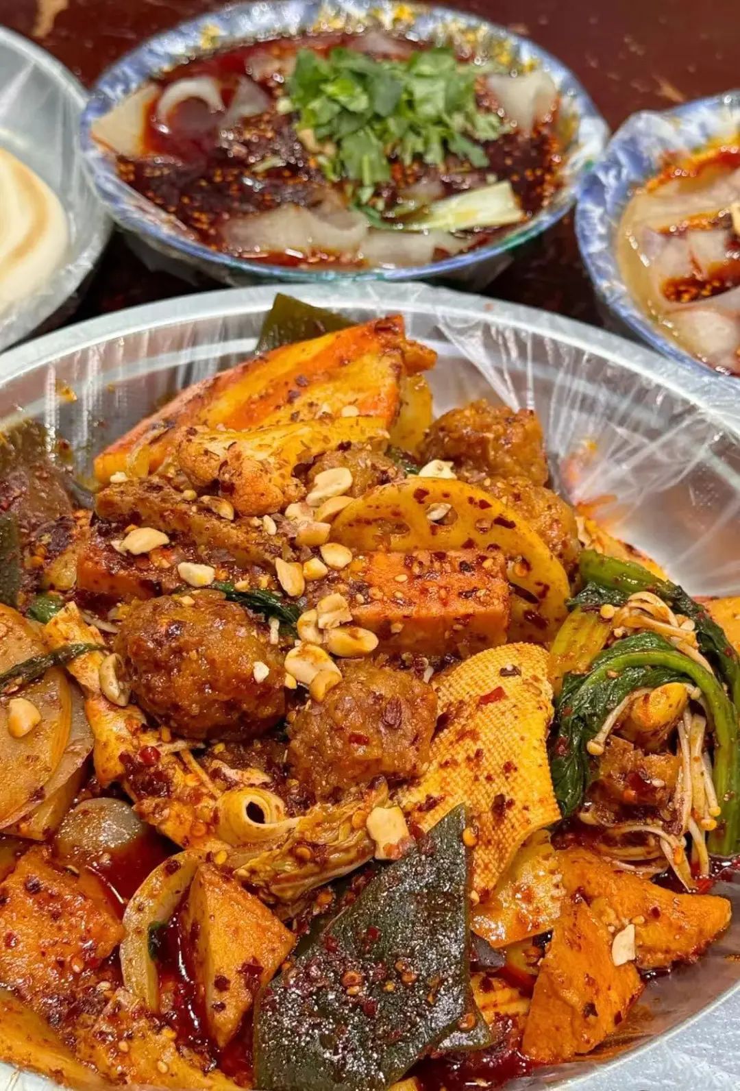 凭一碗麻辣烫爆火全网,这座名不见经传的甘肃老城,比你想象的好吃一万