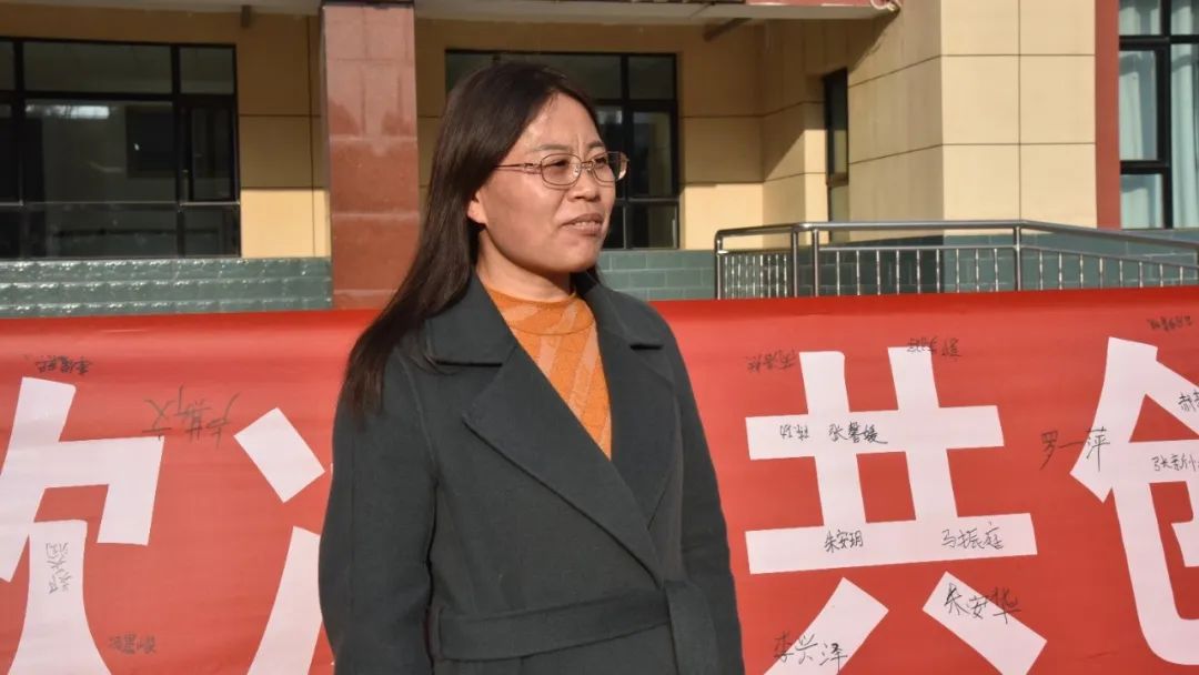 全国中小学安全教育日法治副校长国旗下的讲话守护花开向欺凌说不