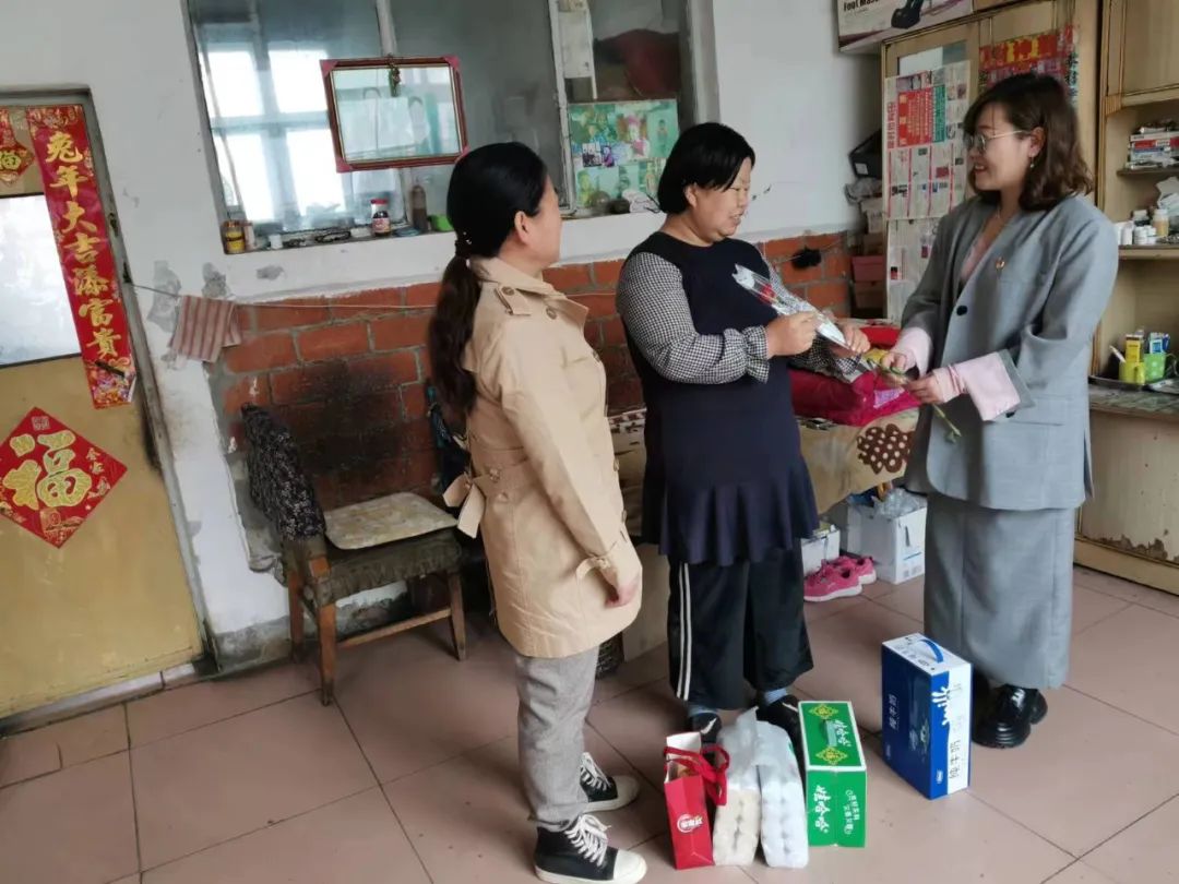 佳木斯市最美巾帼志愿者展播76