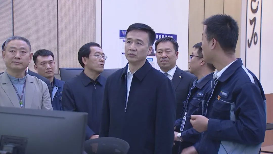 市人大常委会副主任栾兴刚,县委副