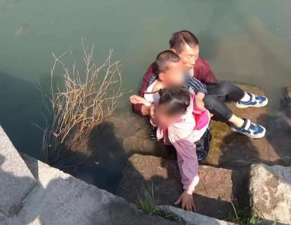 危急时刻,他们勇救两名落水儿童!_澎湃号·政务_澎湃新闻-the paper