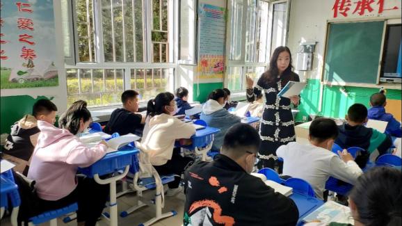 兴安最美巾帼奋斗者兴安最美巾帼园丁李俊英屈云飞乔蕾韩静