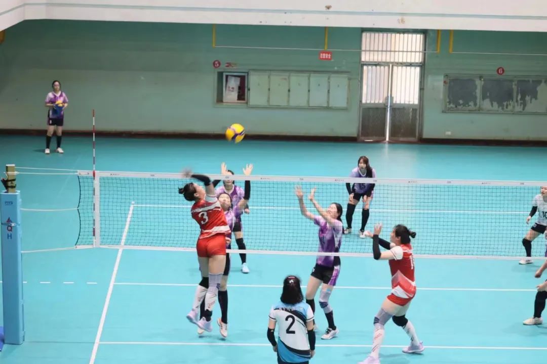 cuva首战告捷为华师女排加油