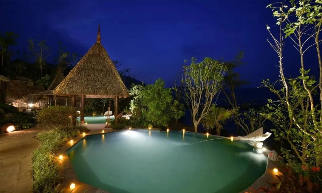 有益的微量元素这里的温泉是罕有的偏硅酸型温泉有着鲜明的中缅文化