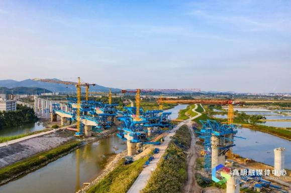 事关高明新机场,高铁,重要进展→相关链接:当前,国内外临空经济发展如