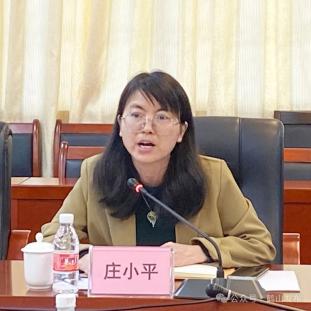 鹤华中学 庄小平:"要发扬传帮带精神,推动青年教师成长,通过师徒