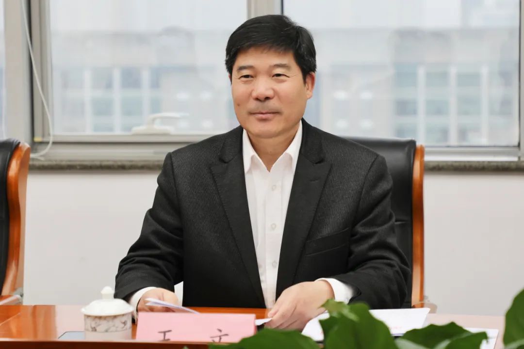 济南中院二级高级法官王文一行到章丘法院督导审判质效工作